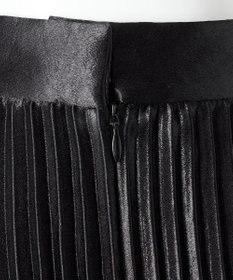 23区 【エステータ】シャイニーサテン プリーツスカート