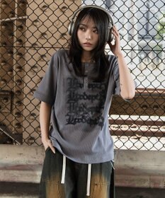 WEGO 【ユニセックス着用ITEM】グラフィックヘンリーネックT（SS）