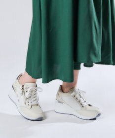 Dominic3 ヒールアップ サイドキルティング ジップスニーカー