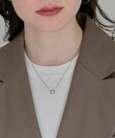 Phoebe 〈金属アレルギー対応〉グロッシーミニホースシューネックレス　シルバー　ステンレス/馬蹄/蹄鉄/ラッキーモチーフ/ギフト/プレゼント