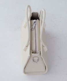 Tiaclasse 【本革】ショルダーストラップ付きスクエアミニバッグ