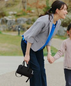 Tiaclasse 【本革】ショルダーストラップ付きスクエアミニバッグ