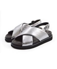 APOM クロスストラップサンダル25