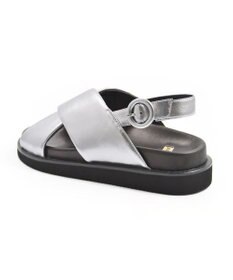 APOM クロスストラップサンダル25