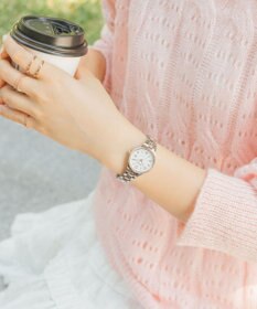 CITIZEN 【少し大きめ28mm】抜け感と透明感のあるソーラーテック電波時計