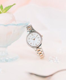 CITIZEN 【少し大きめ28mm】抜け感と透明感のあるソーラーテック電波時計