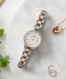 CITIZEN 【少し大きめ28mm】抜け感と透明感のあるソーラーテック電波時計