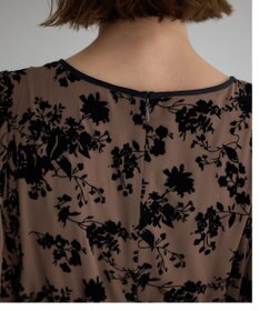 YECCA VECCA ボタニカル柄フロッキープリントワンピース