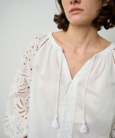 GRACE CONTINENTAL ヤシ柄カットワークトップ