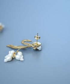 monshiro 【ガラスパール】スズランプチ ピアス