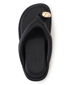 23区 レザータッチトング サンダル