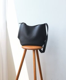 IACUCCI ルオータ ミディアムショルダー ALCE