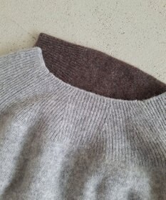 TOQUE 〈大草直子さんアドバイザー〉ベビーアルパカ×ウール縮絨ニットラグランスリーブ