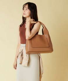 LA BAGAGERIE 【veganview】triangle shape tote bag