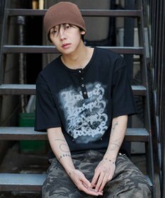 WEGO 【ユニセックス着用ITEM】グラフィックヘンリーネックT（SS）