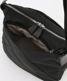 Y'SACCS ストリームラインショルダー