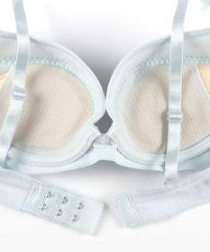 une nana cool 胸もとフィットをリボンでキープ リボンブラ