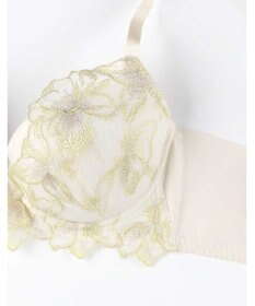 AMPHI ブラジャー 自然なまるみのあるバストシルエット 背中の段差ができにくい整える機能のブラ 【ふわふわブラ】 ブラ BYJ380 アンフィ／ワコール