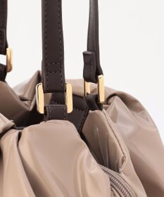 LA BAGAGERIE ソフトエナメル2WAYハンドバッグ Mサイズ