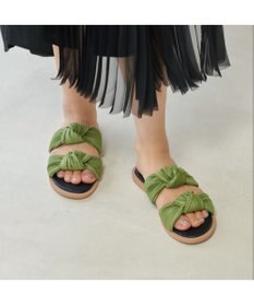MODE ET JACOMO <carino>プリーツスポンジサンダル