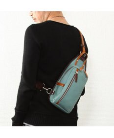 UNBILLION Otias シュリンクレザーオイル仕上げタテ型ボディバッグ