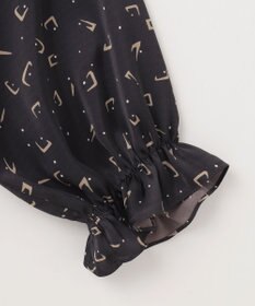 自由区 L 【カタログ掲載・WEB&一部店舗限定・セットアップ対応・洗える】セミブライトサテン ブラウス