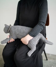 LOOM&SPOOL GRA綿毛布猫抱き枕