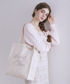 Maison de FLEUR ブランドロゴ刺繍スクエアトートバッグ