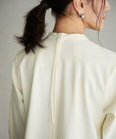 #Newans 〈亀恭子さんコラボ〉パネルタックAラインブラウス