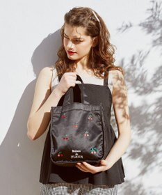 Maison de FLEUR チェリー刺繍パイピングスクエアトートバッグ