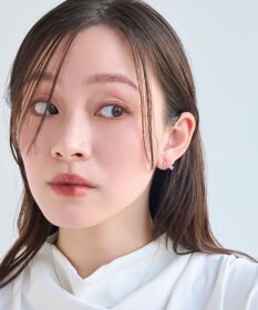 Phoebe 【痛くないシリーズ】フラワービジューフロートライトフィットイヤリング　シルバー