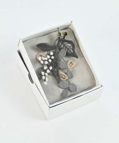 AND WOOL ミモザ刺繍のイヤリング