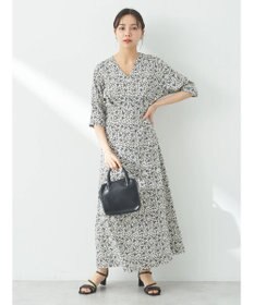 earth music&ecology 小花柄Ｖネックワンピース