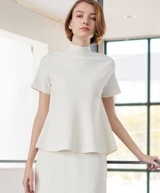 BEIGE， HOLLY / ペプラムニット