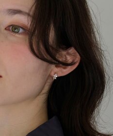 Phoebe ロマンティックビジューバタフライフープピアス　ローズゴールド