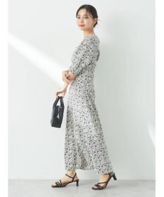 earth music&ecology 小花柄Ｖネックワンピース