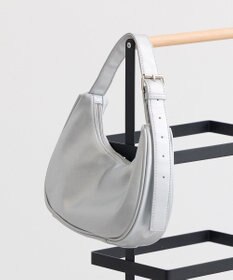 earth music&ecology ハーフムーンアジャスタブルバッグ