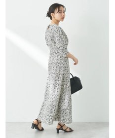 earth music&ecology 小花柄Ｖネックワンピース