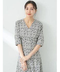 earth music&ecology 小花柄Ｖネックワンピース