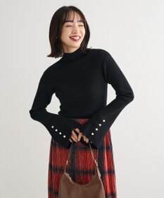 Green Parks ・ｓｗｉｎｇ　ｂｙ　袖パールボタンフレアリブニット