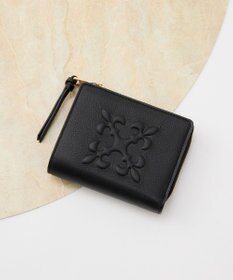 russet 【2025AW新作】エンボスモノグラムハーフウォレット(SO-437)