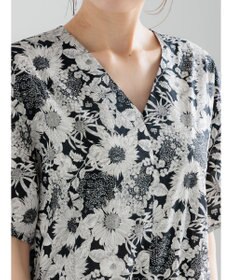 Te chichi 【LIBERTY FABRICS】Vネックフレアワンピース