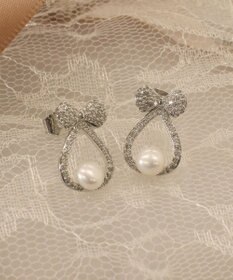 Tiaclasse 【金属アレルギー対応／選べる2タイプ】リボン＋パールピアス