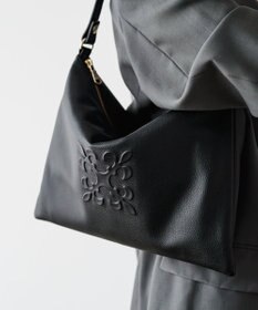 russet エンボスモノグラム ソフトレザーショルダーバッグ(CE-1547)