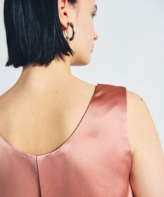 GRACE CONTINENTAL バックコンシャスサテンノースリーブ