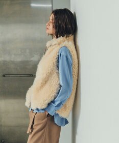 YECCA VECCA カーリーファーZIPジレ