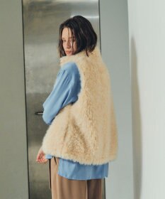 YECCA VECCA カーリーファーZIPジレ