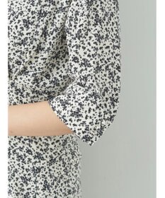 earth music&ecology 小花柄Ｖネックワンピース