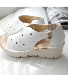 Pointer 本革 超軽量厚底パンチングサンダル