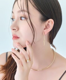 Phoebe 【痛くないシリーズ/金属アレルギー対応】スウィングクリスタルループフィットイヤリング　ゴールド